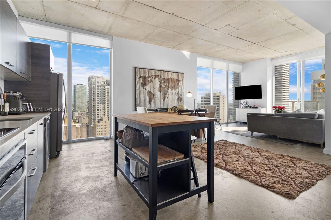 151 SE 1st St, Unit 2802, Miami, FL 33131 Photo