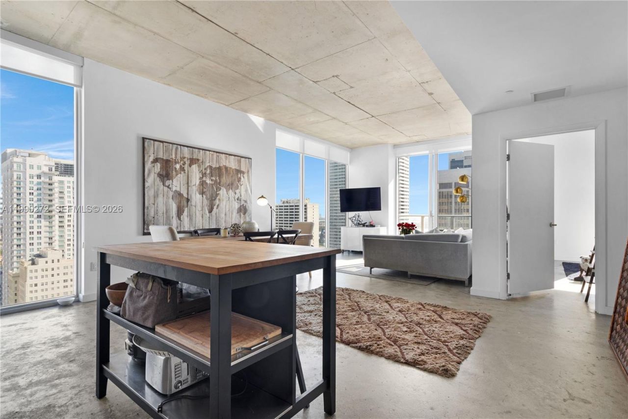 151 SE 1st St, Unit 2802, Miami, FL 33131 Photo