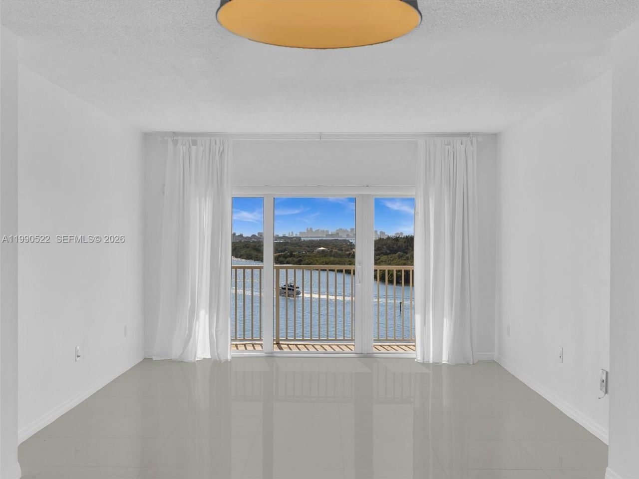 300 Bayview Dr , Unit 902, Sunny Isles Beach, FL 33160 Photo