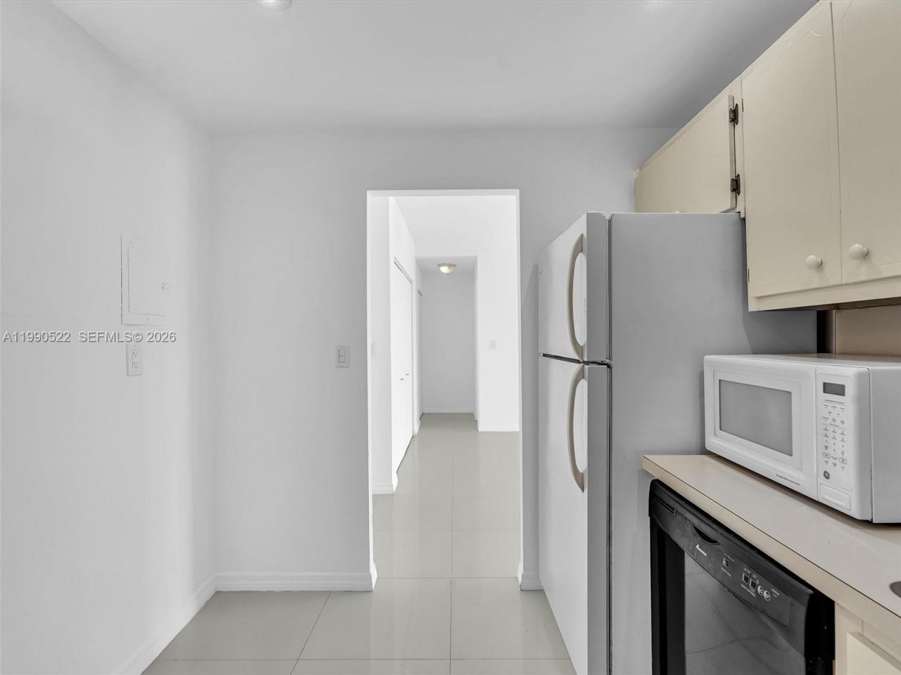 300 Bayview Dr , Unit 902, Sunny Isles Beach, FL 33160 Photo