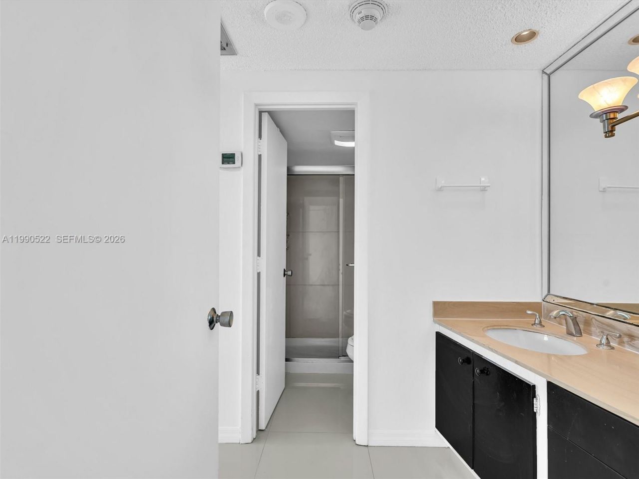 300 Bayview Dr , Unit 902, Sunny Isles Beach, FL 33160 Photo