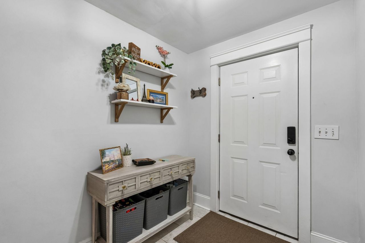 241 Etiwan Pointe Drive Photo 10