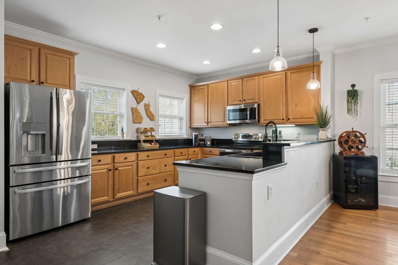 241 Etiwan Pointe Drive Photo 11