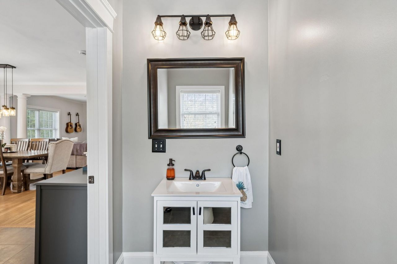 241 Etiwan Pointe Drive Photo 16