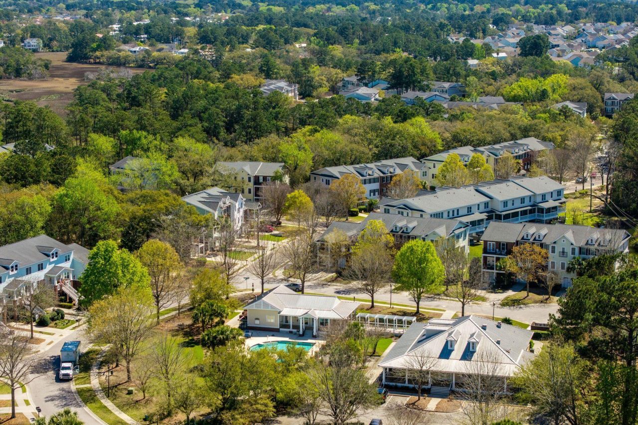241 Etiwan Pointe Drive Photo 6