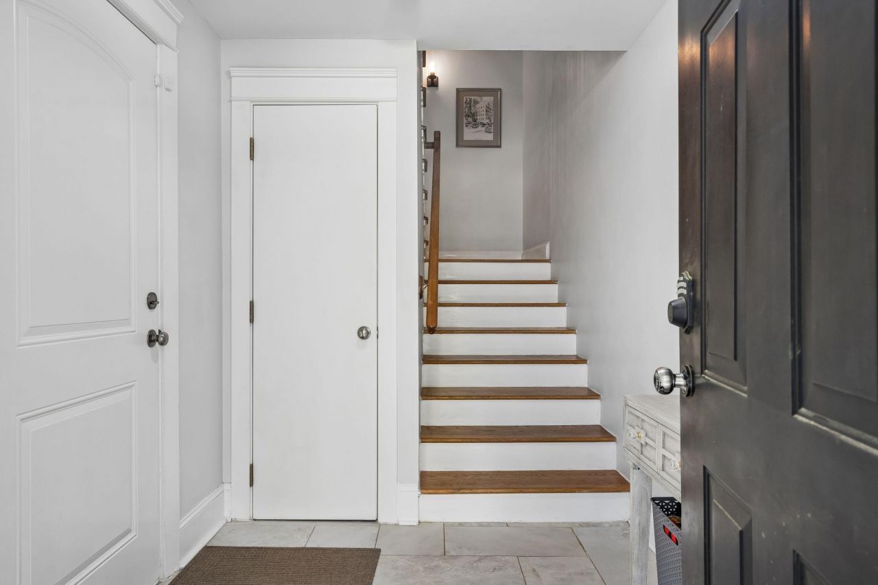 241 Etiwan Pointe Drive Photo 9