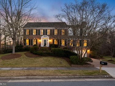 8815 SURREY COURT , ALEXANDRIA, VA 22309