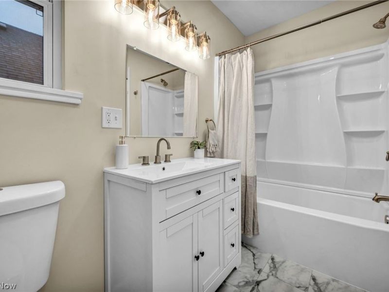 1712 W 6th Street, Ashtabula, OH 44004 Photo 3