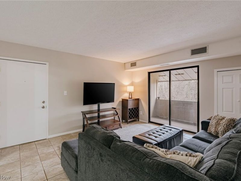 1680 Cedarwood Drive, Unit 343, Westlake, OH 44145 Photo 3