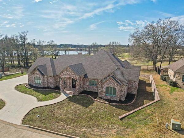 602 Greenhill Park Avenue , Mount Pleasant, TX 75455