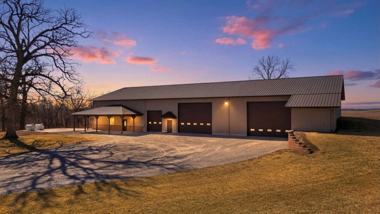 886 Henik Rd., Mt Vernon, IA 52314 Main Photo