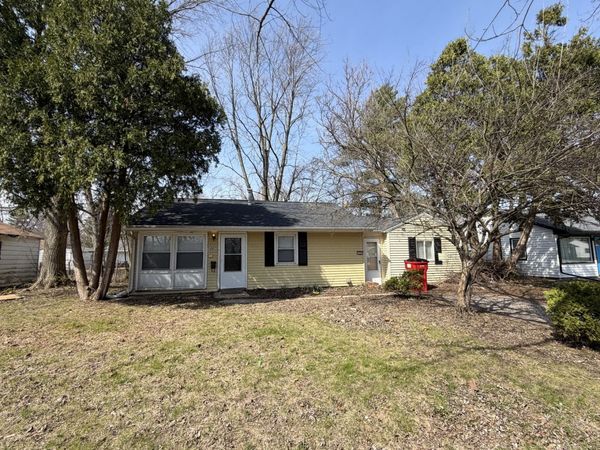 1307 Hedge Road , Champaign, IL 61821