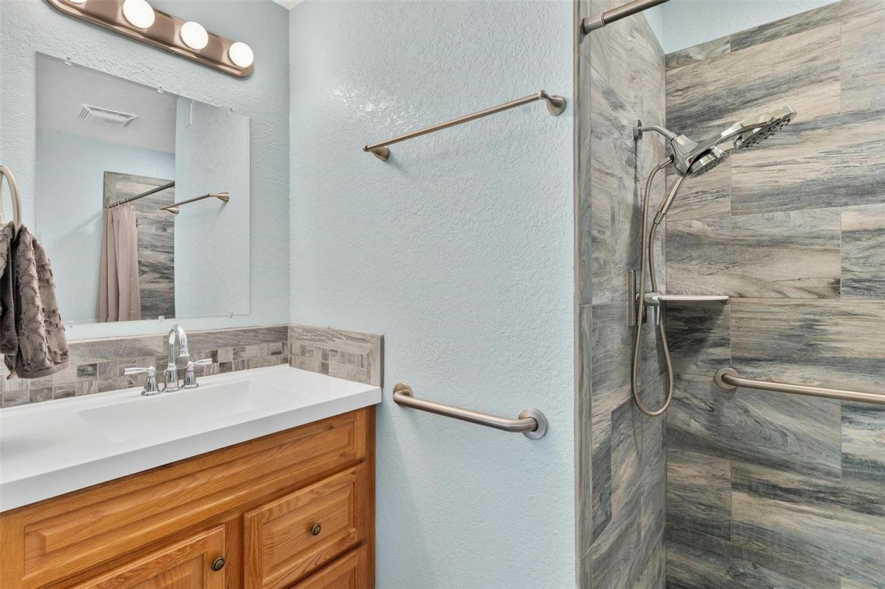 12130 Nest Court , Grand Island, FL 32735 Photo