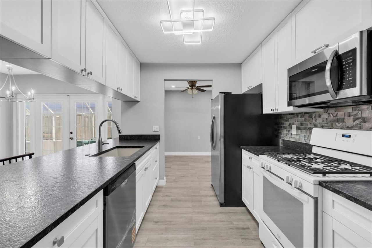 5619 Denver Street Ne, Saint Petersburg, FL 33703 Photo