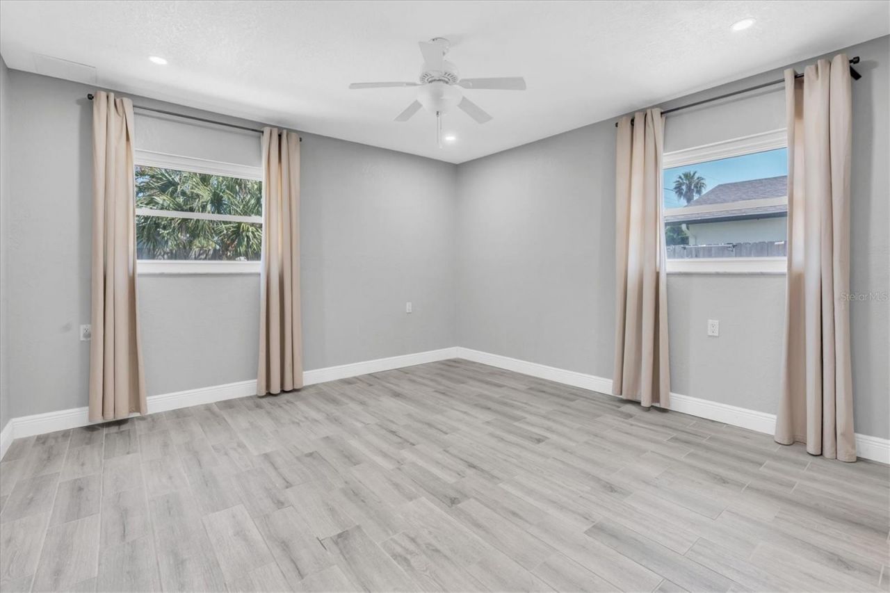 5619 Denver Street Ne, Saint Petersburg, FL 33703 Photo