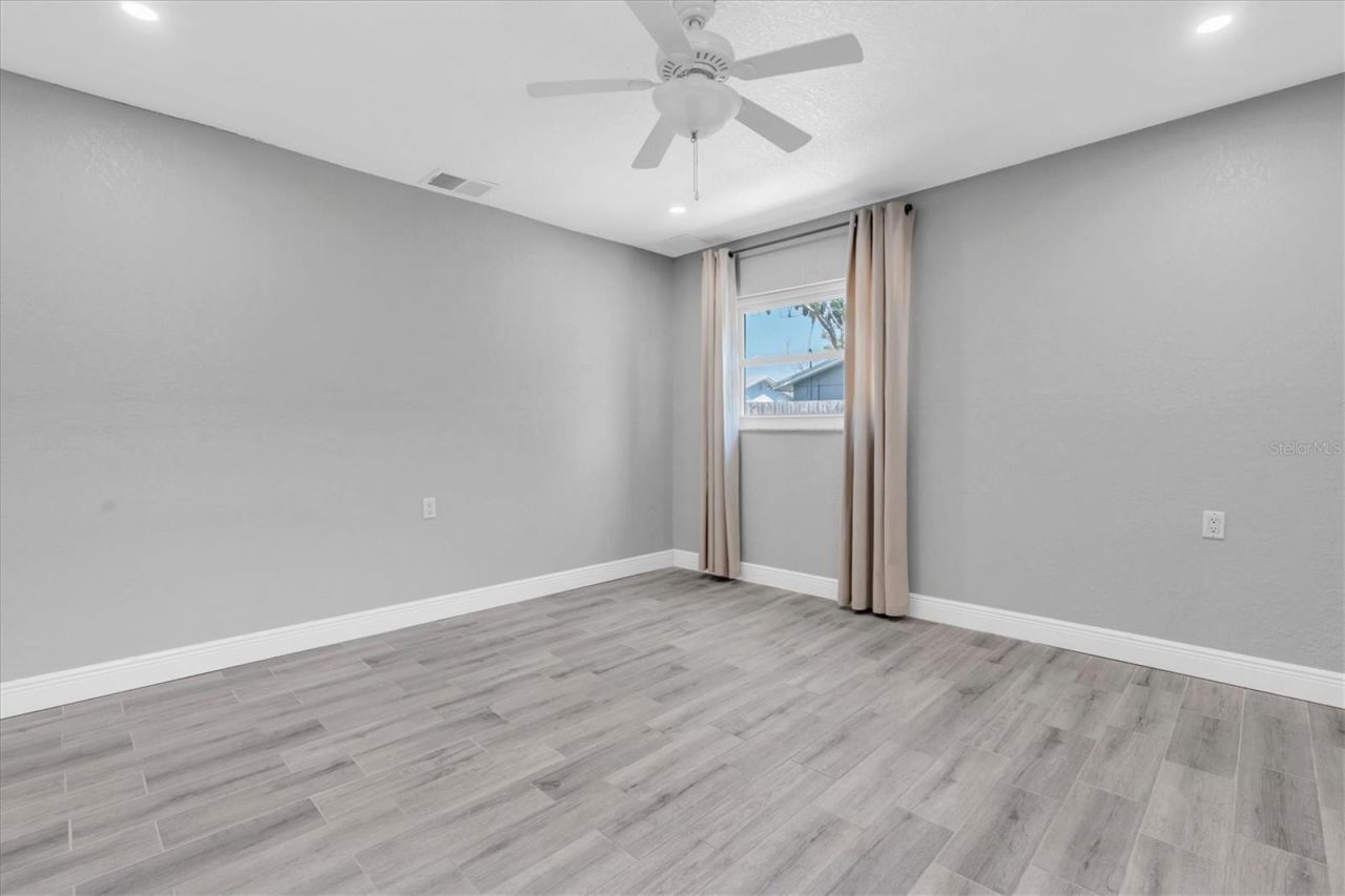 5619 Denver Street Ne, Saint Petersburg, FL 33703 Photo