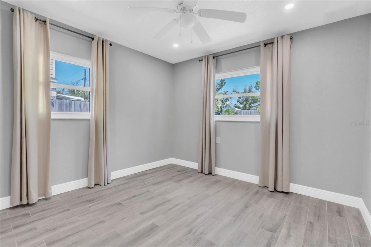 5619 Denver Street Ne, Saint Petersburg, FL 33703 Photo