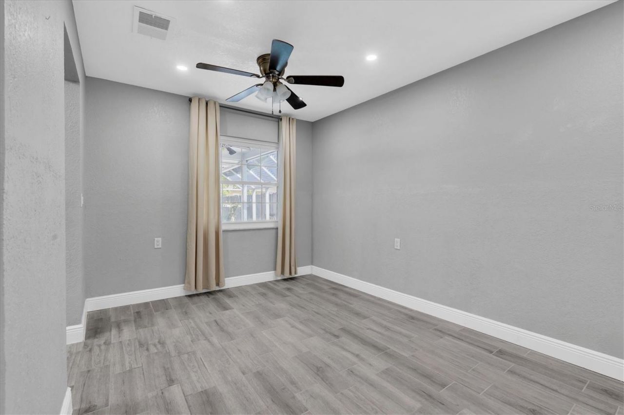 5619 Denver Street Ne, Saint Petersburg, FL 33703 Photo