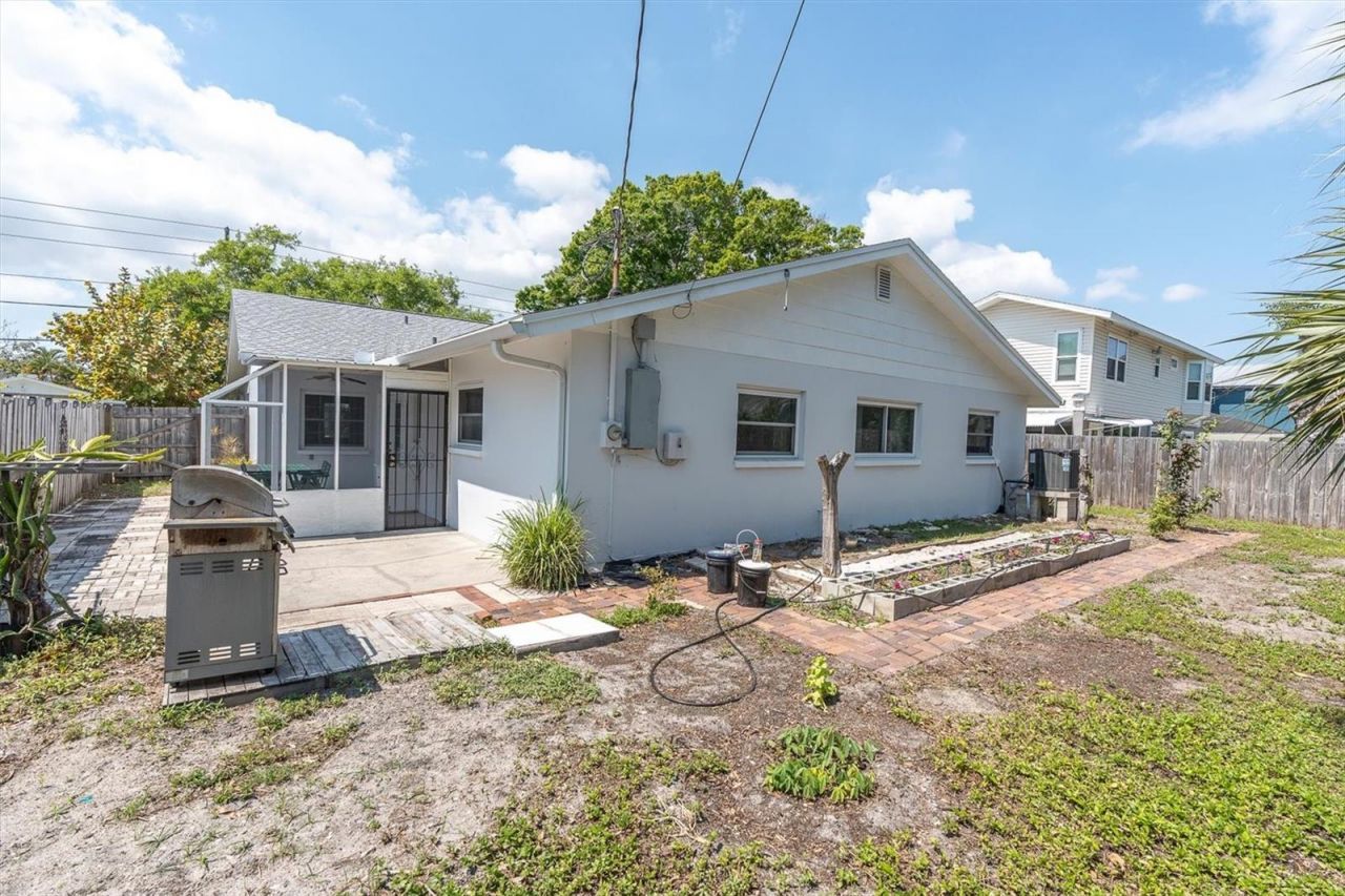 5619 Denver Street Ne, Saint Petersburg, FL 33703 Photo