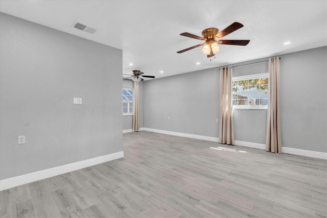 5619 Denver Street Ne, Saint Petersburg, FL 33703 Photo