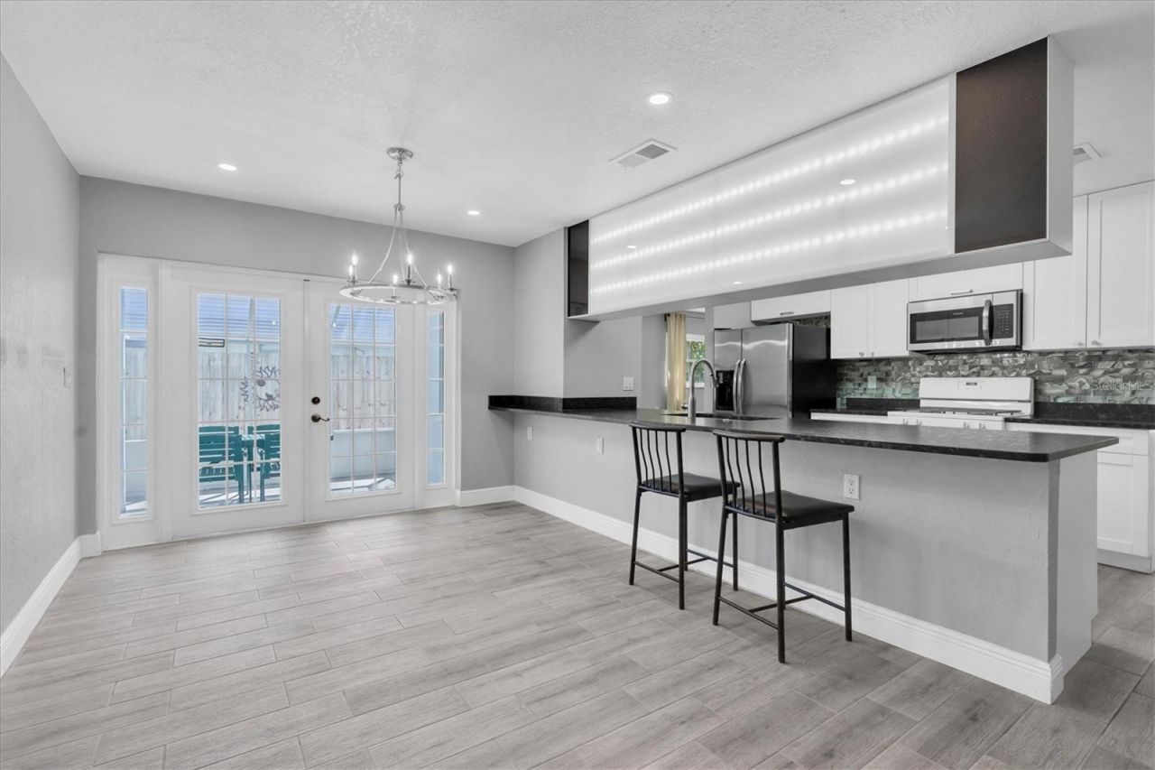 5619 Denver Street Ne, Saint Petersburg, FL 33703 Photo