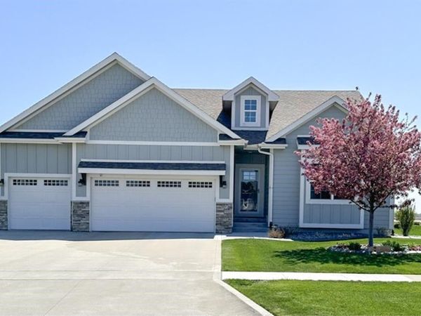 306 35th Street SE, Altoona, IA 50009