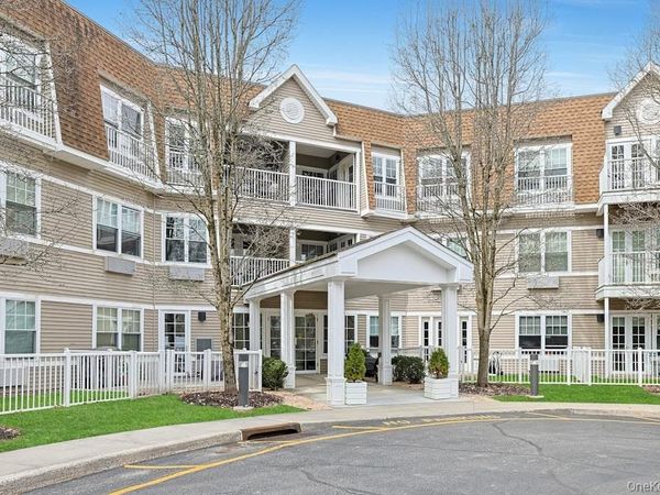 105 Sutton Drive, Unit 105, Mount Kisco, NY 10549