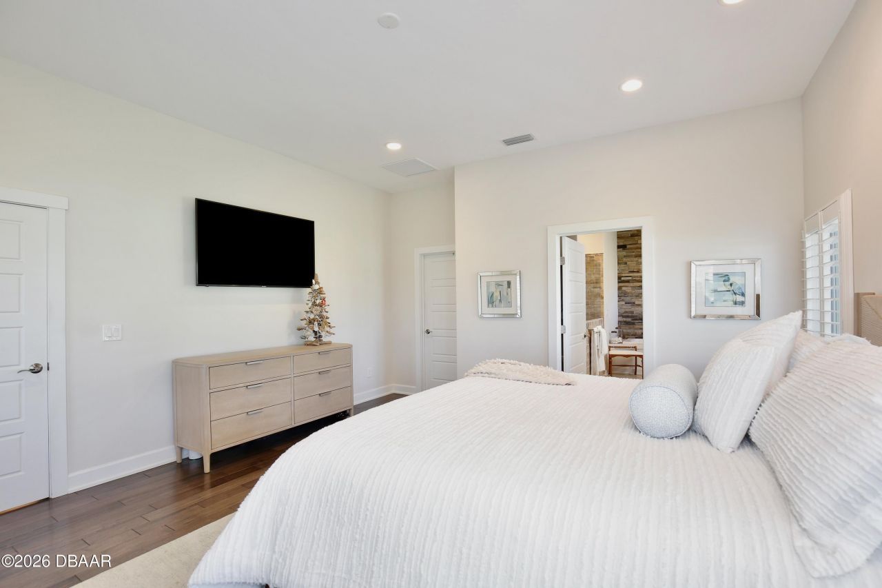 210 N Riverside Drive, Edgewater, FL 32132 Photo