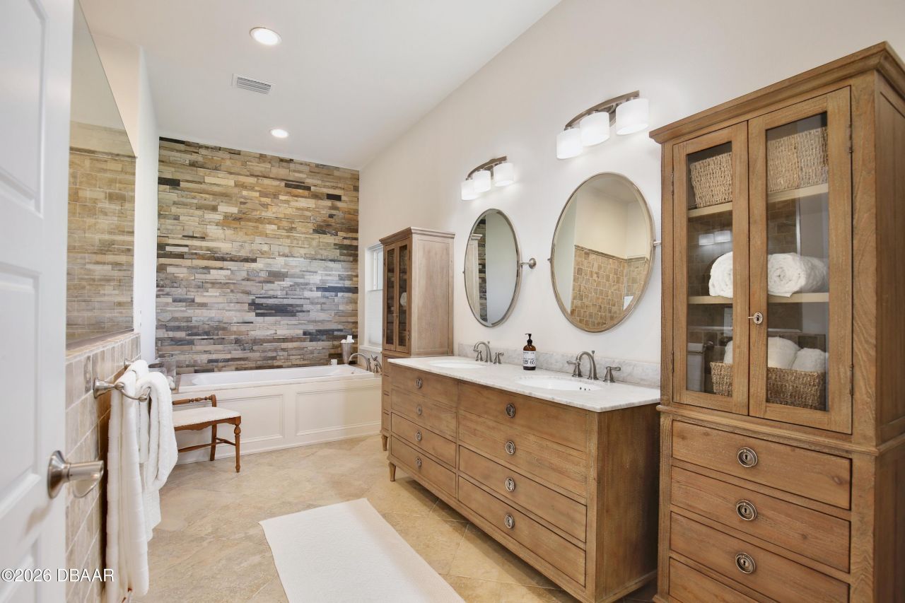 210 N Riverside Drive, Edgewater, FL 32132 Photo