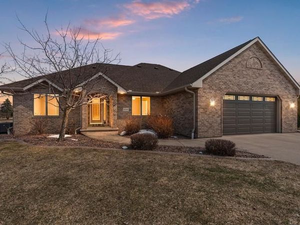 N1916 ROCHELLE COURT, Greenville, WI 54942