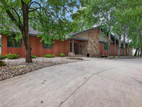 3538 Inverness Road, Waterloo, IA 50701