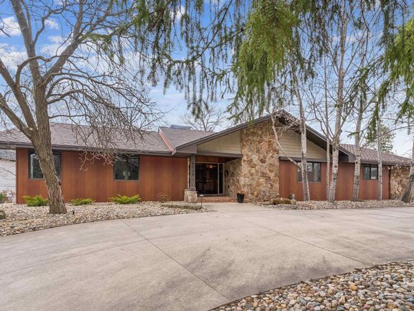 3538 Inverness Road, Waterloo, IA 50701