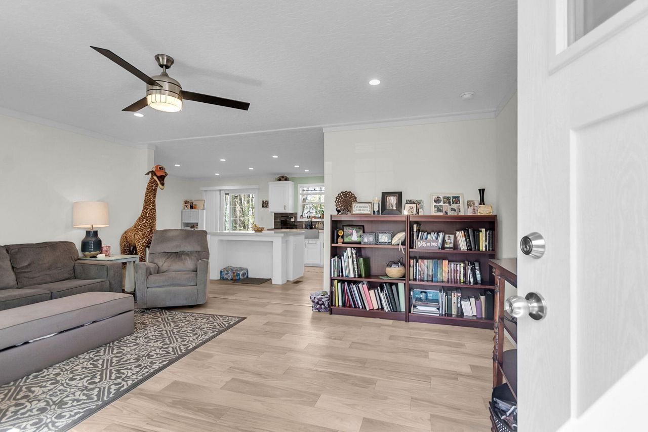 164 Fannie Drive Photo 6