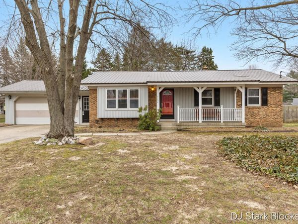 7154 Westwood Drive, Jenison, MI 49428