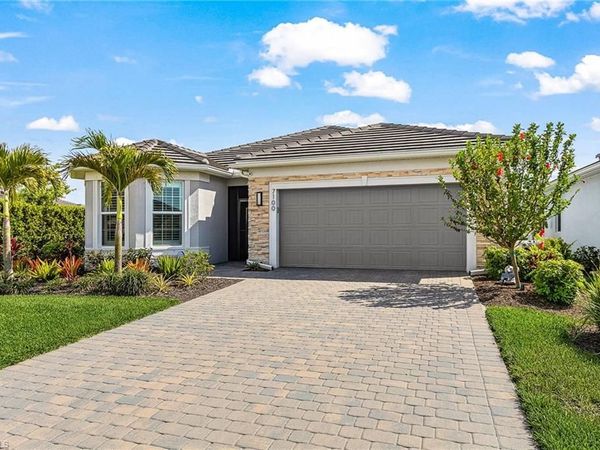 7100 Del Webb Oak Creek BLVD N, NORTH FORT MYERS, FL 33917