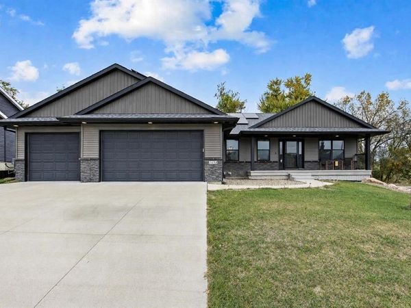 1698 Foxborough Drive, Marion, IA 52302