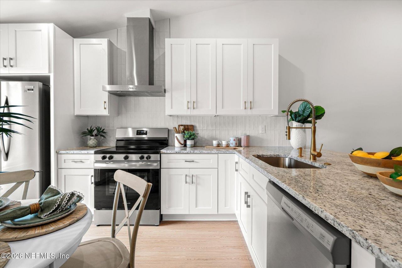 570 Aquatic Drive, Atlantic Beach, FL 32233 Photo