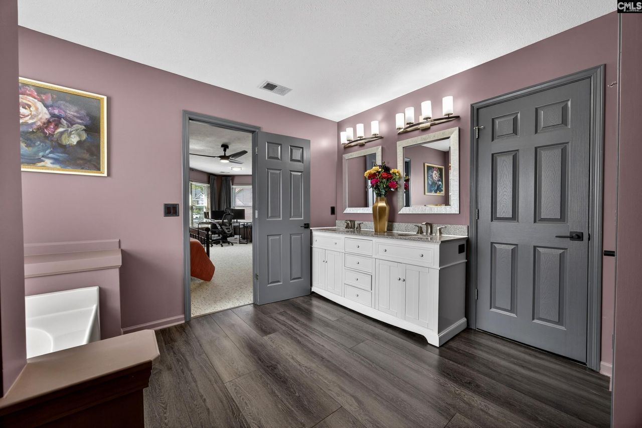 148 Flagstone Way Photo 10