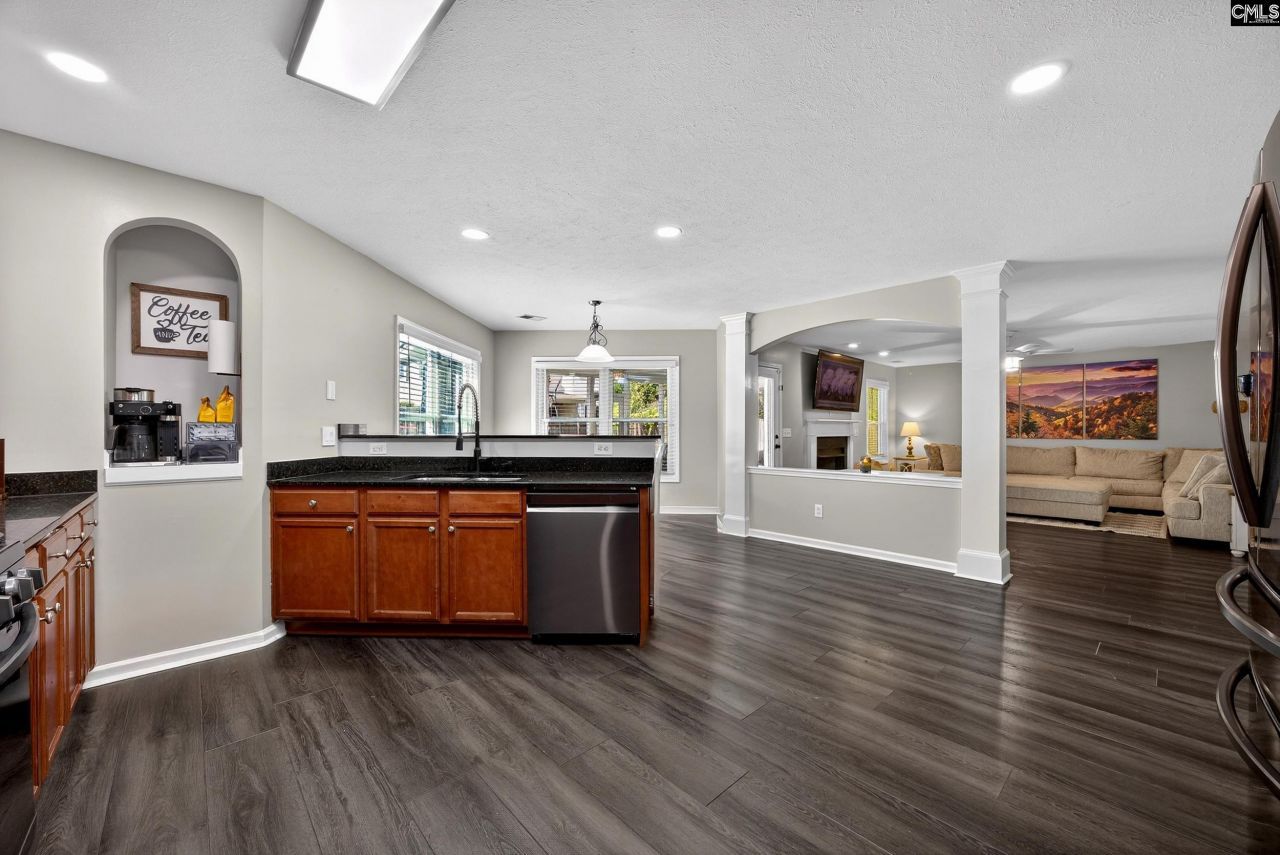 148 Flagstone Way Photo 14