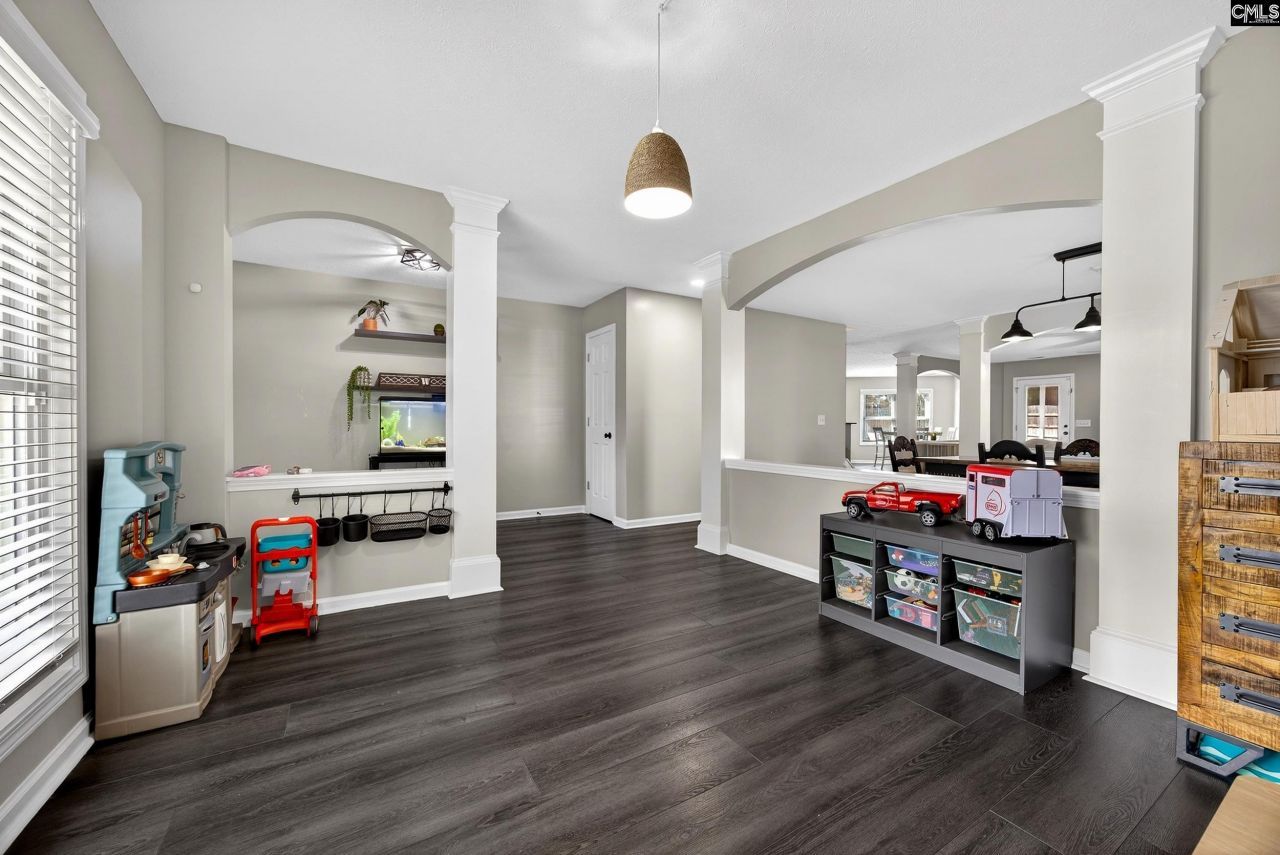 148 Flagstone Way Photo 17