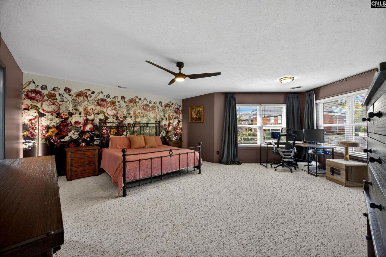 148 Flagstone Way Photo 6