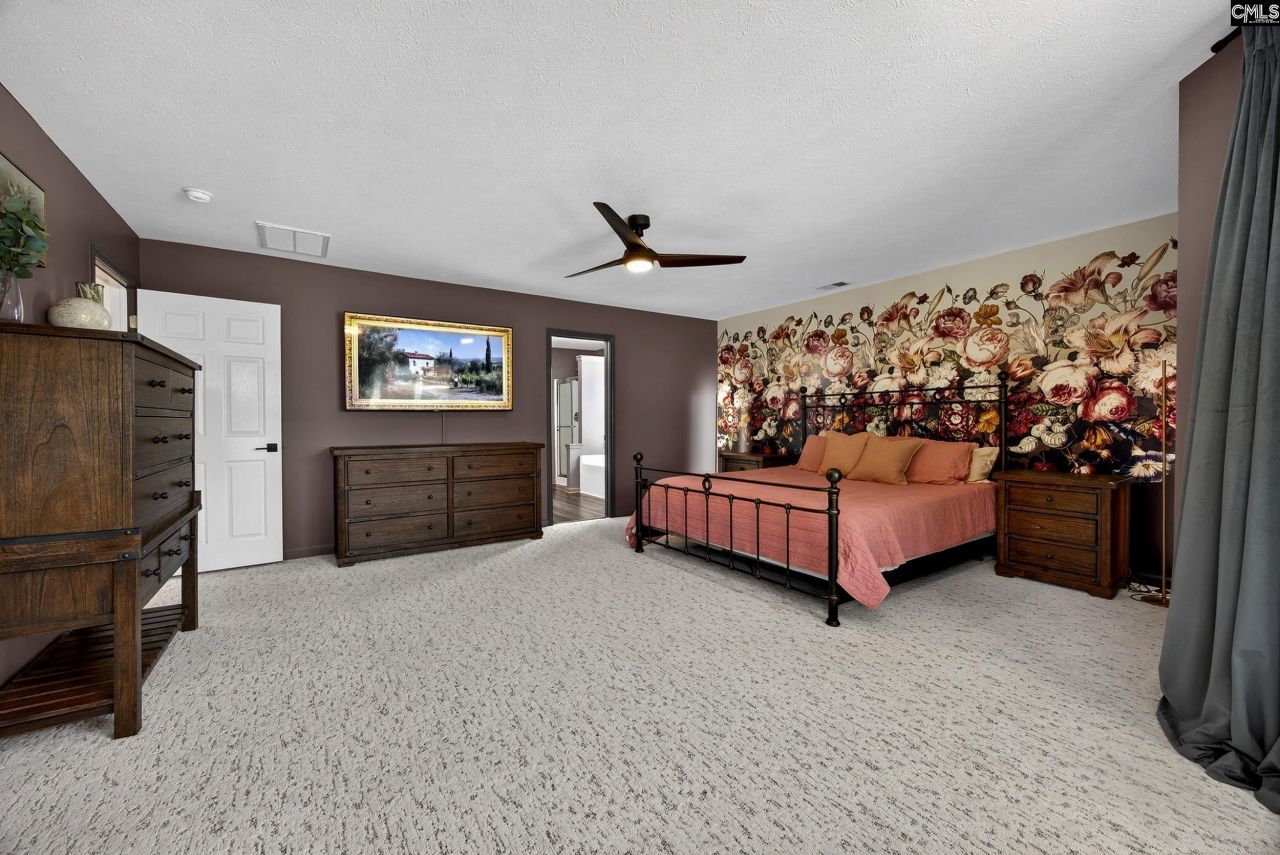 148 Flagstone Way Photo 7