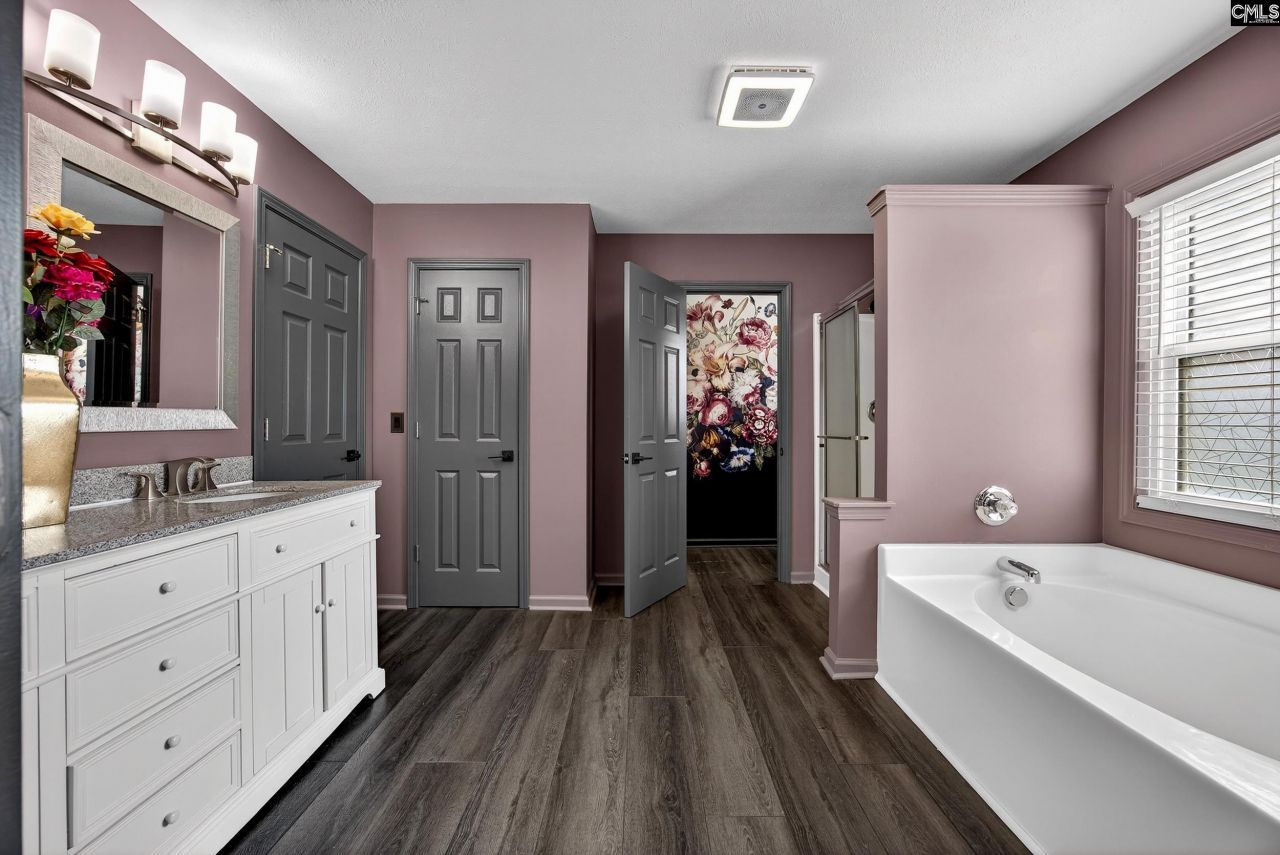 148 Flagstone Way Photo 9