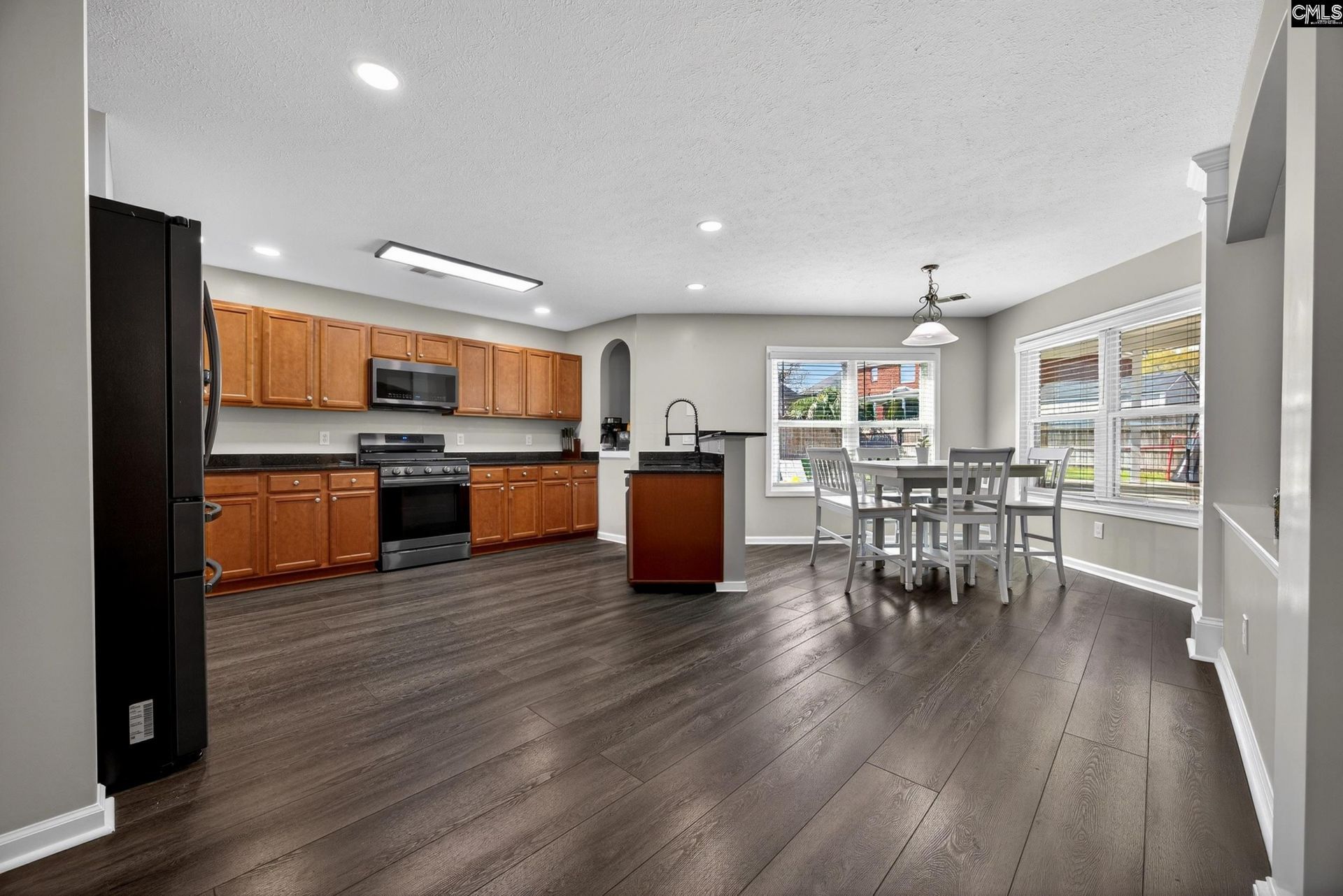 148 Flagstone Way Photo 9