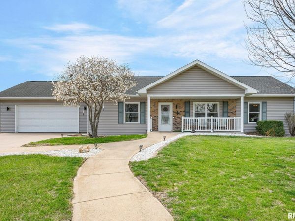 901 N EASY Street, Roanoke, IL 61561