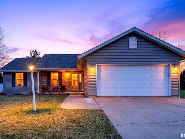 102 WILDFLOWER Avenue, Metamora, IL 61548