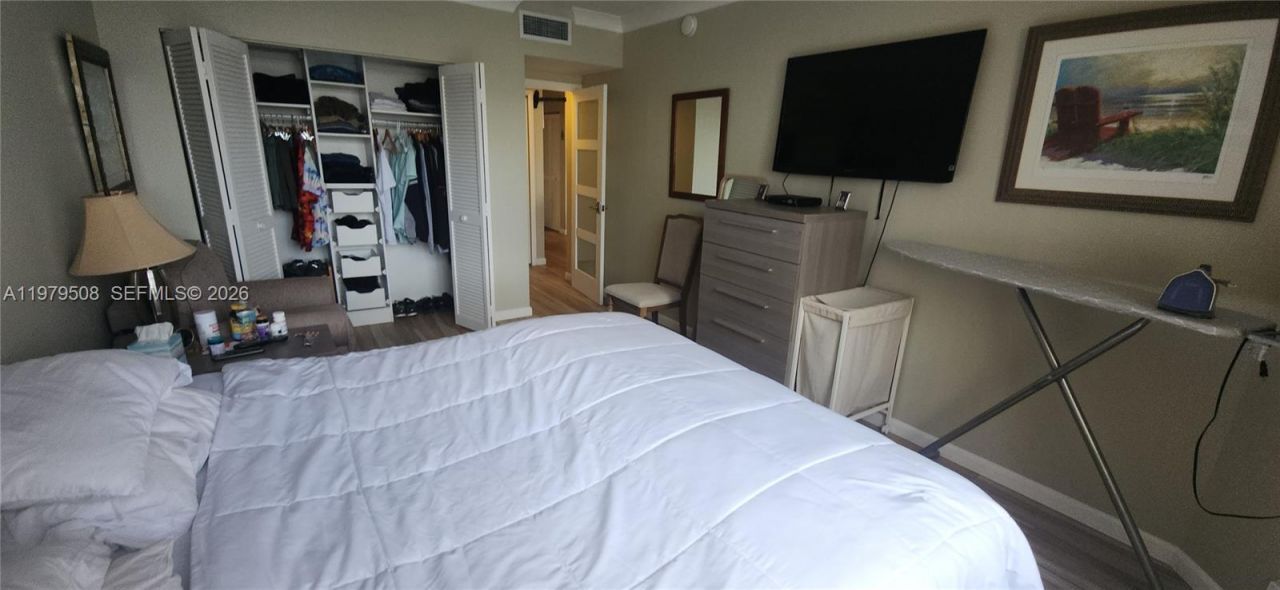 1965 S Ocean Dr, Unit 5Q, Hallandale Beach, FL 33009 Photo
