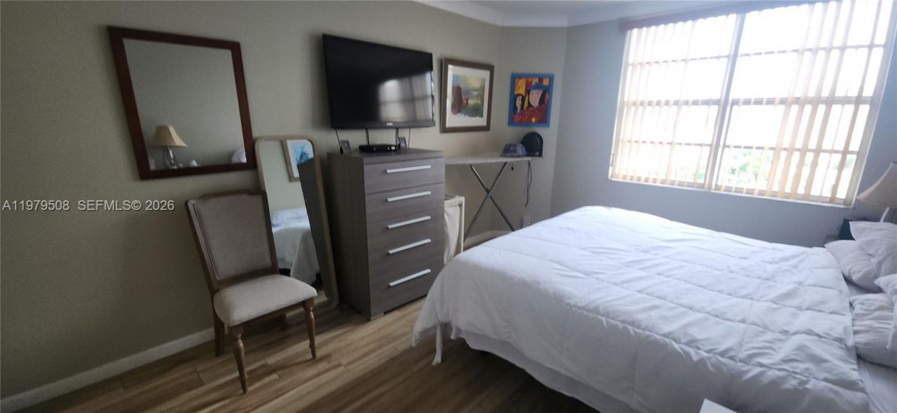 1965 S Ocean Dr, Unit 5Q, Hallandale Beach, FL 33009 Photo