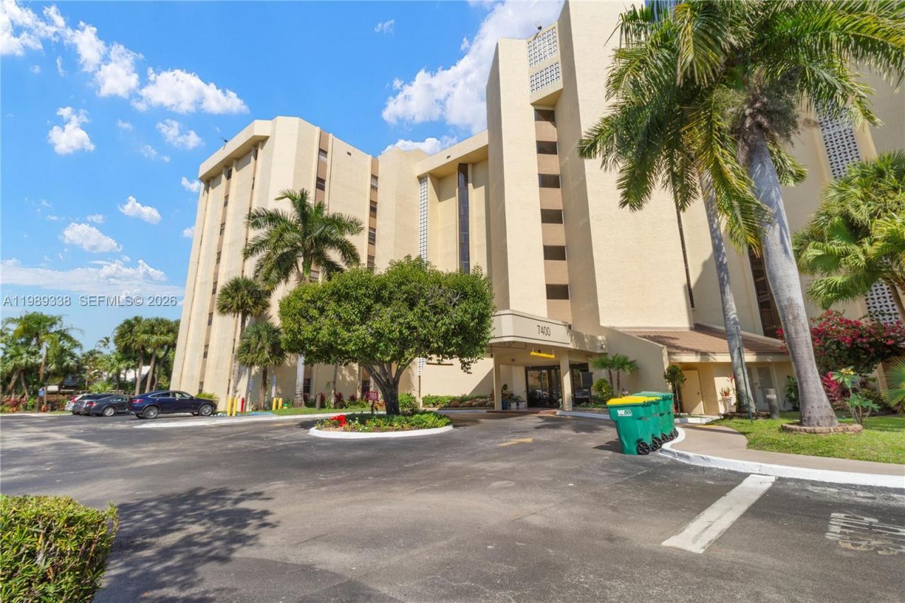 7400 Radice Ct , Unit 702, Lauderhill, FL 33319 Photo