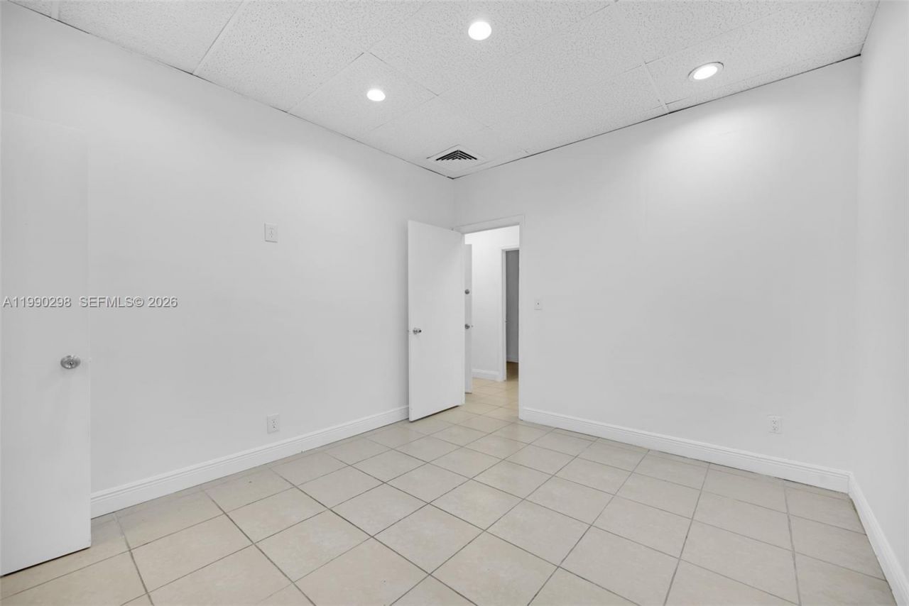 3801 N University Dr , Unit 402, Fort Lauderdale, FL 33351 Photo